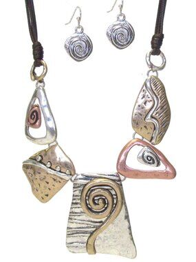 Vintage Vibe Rustic Bohemian Metal Art Necklace & Earrings Boutique SET New